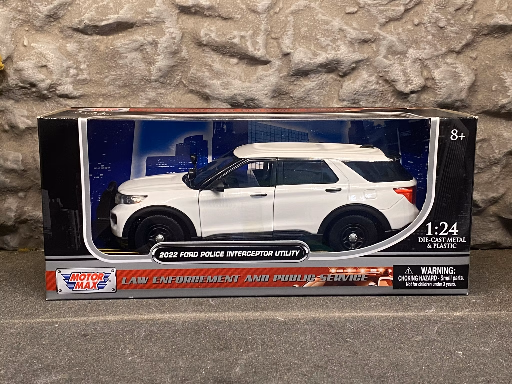 Skala 1/24: 2022 Ford Police Interceptor Utility, without lightbar Black fr Motormax
