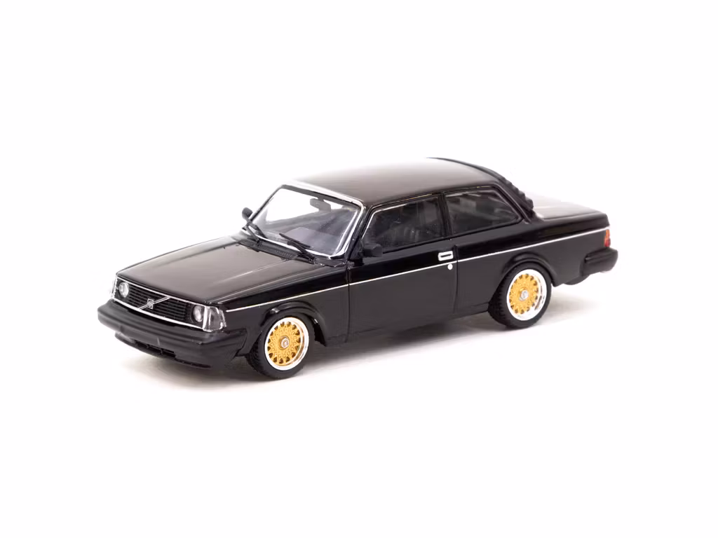 Skala 1/64 Volvo 242 Custom, Black fr TARMAC
