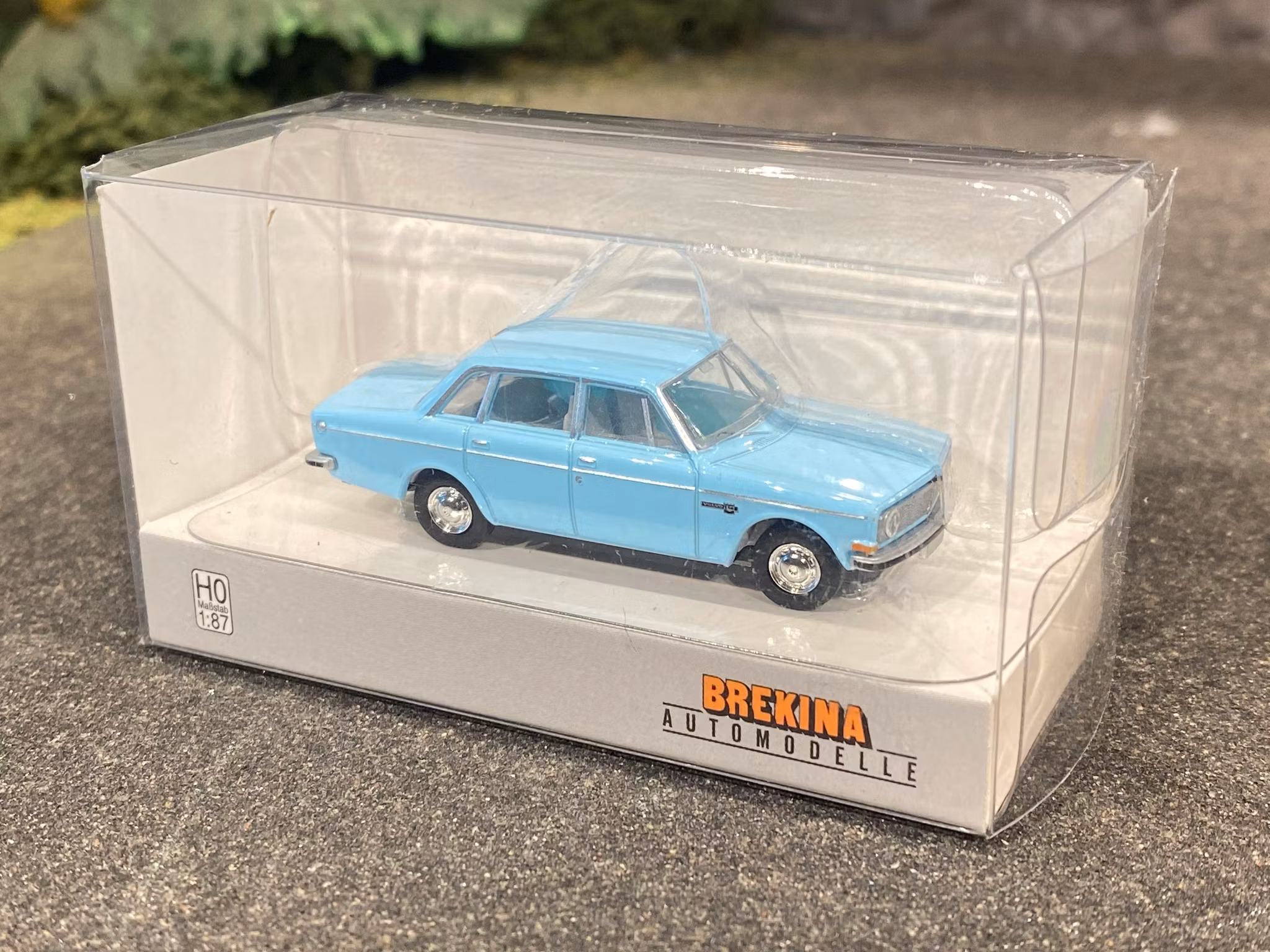 Skala 1/87 H0 - Volvo 144 (140), Light blue fr Brekina