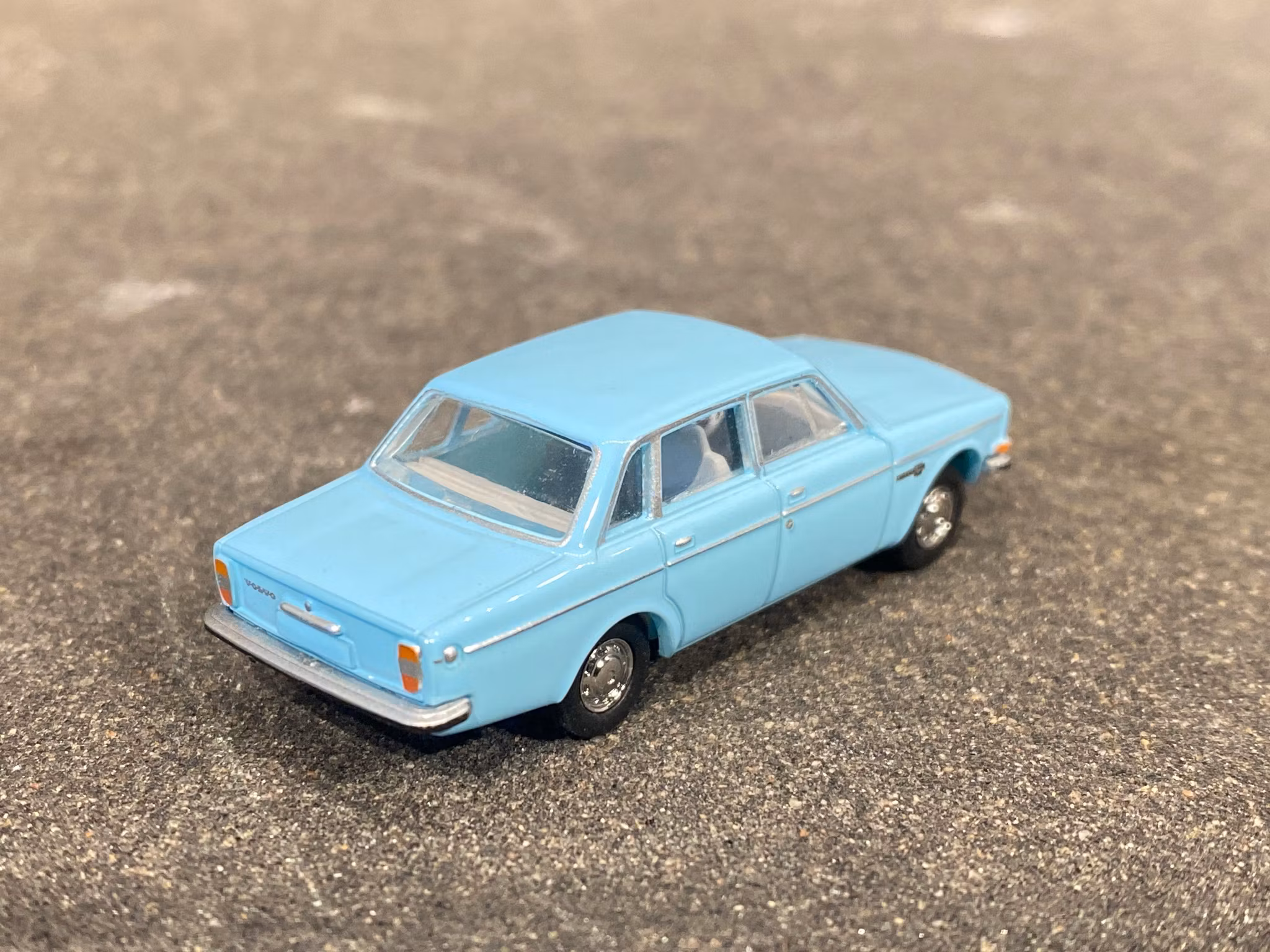 Skala 1/87 H0 - Volvo 144 (140), Light blue fr Brekina