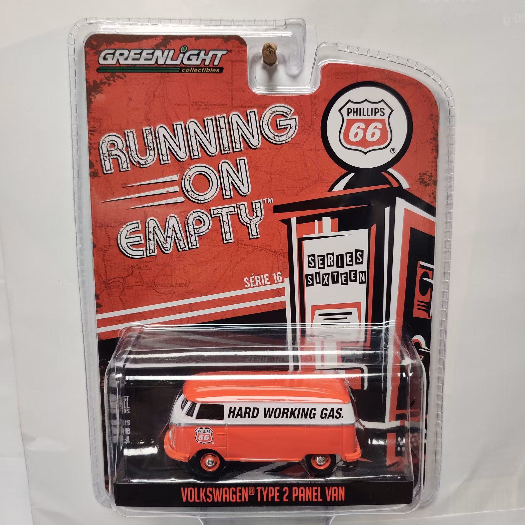 Skala 1/64 Greenlight "Running on Empty" Volkswagen Type 2 Panel Van "Hard Working Gas" Ser.16