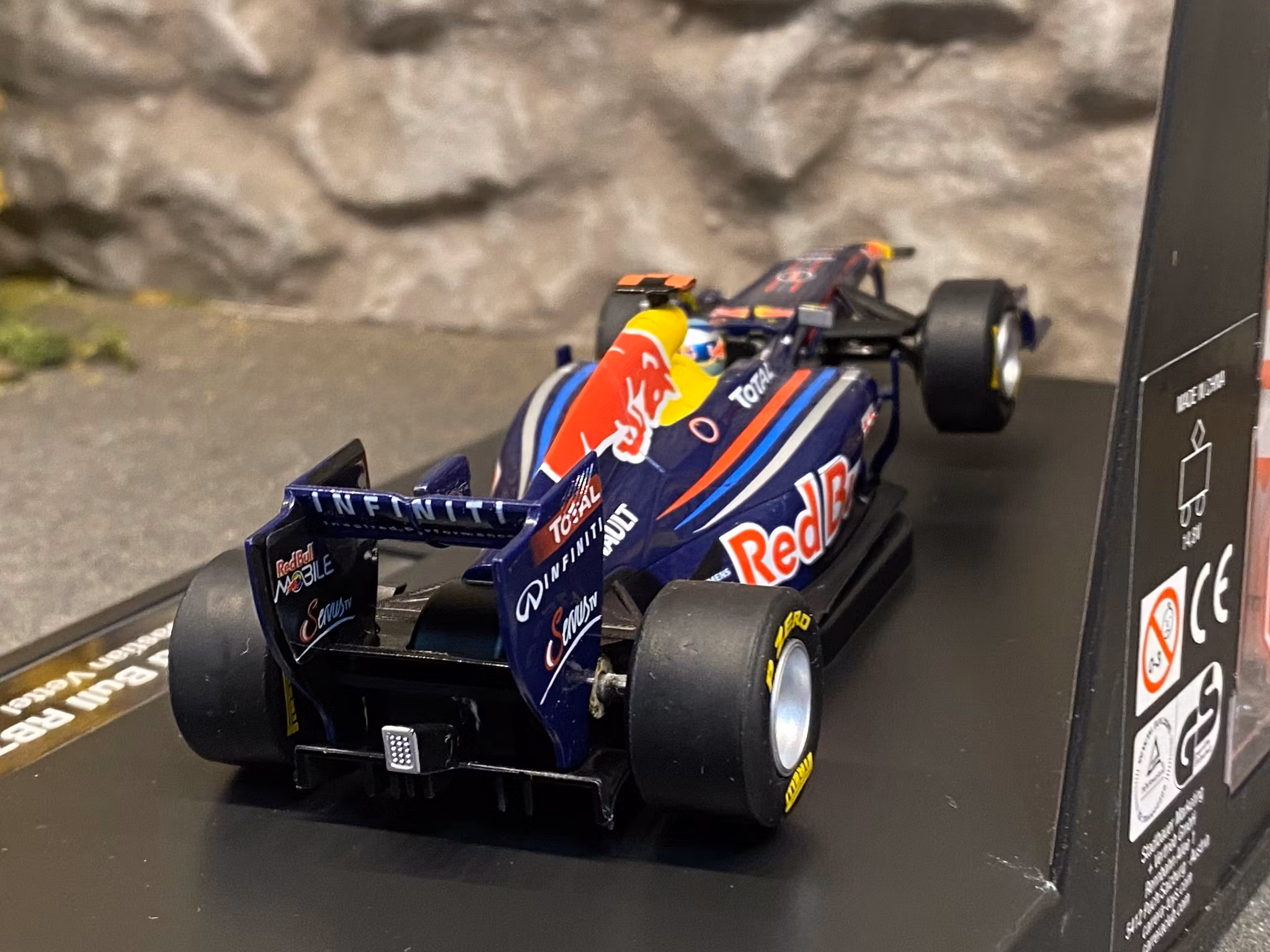 Skala 1/32 Analog slotcar fr Carrera: Red Bull RB7, Sebastian Vettel #1