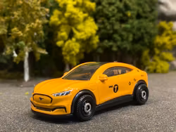 Skala 1/64 Matchbox 70 years - 2021 Ford Mustang Mach-E, NY Cab/Taxi