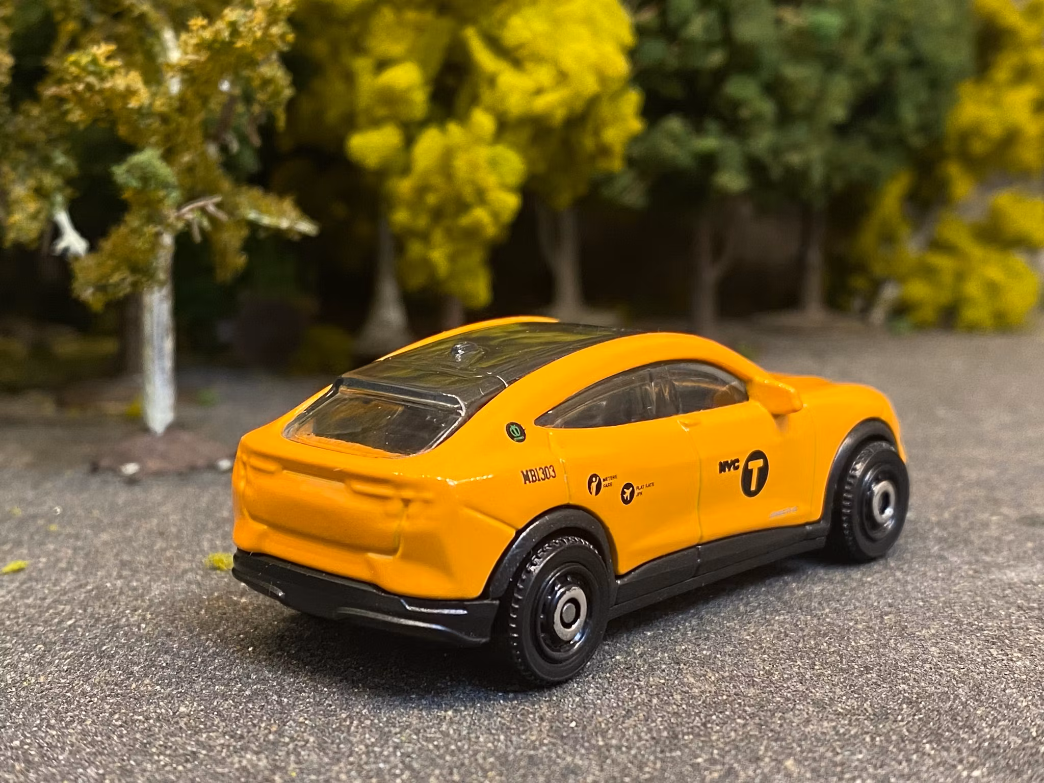 Skala 1/64 Matchbox 70 years - 2021 Ford Mustang Mach-E, NY Cab/Taxi