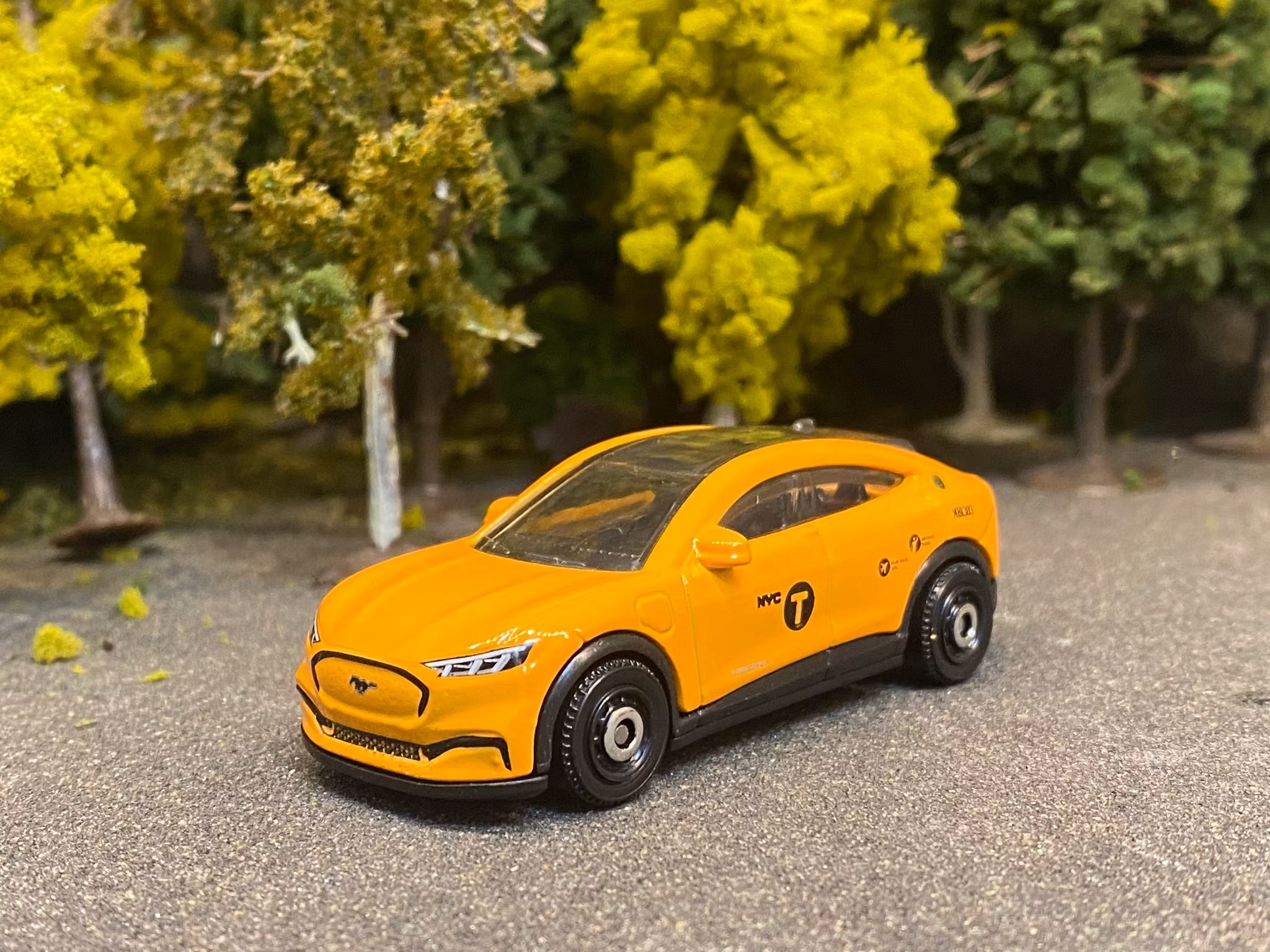 Skala 1/64 Matchbox 70 years - 2021 Ford Mustang Mach-E, NY Cab/Taxi