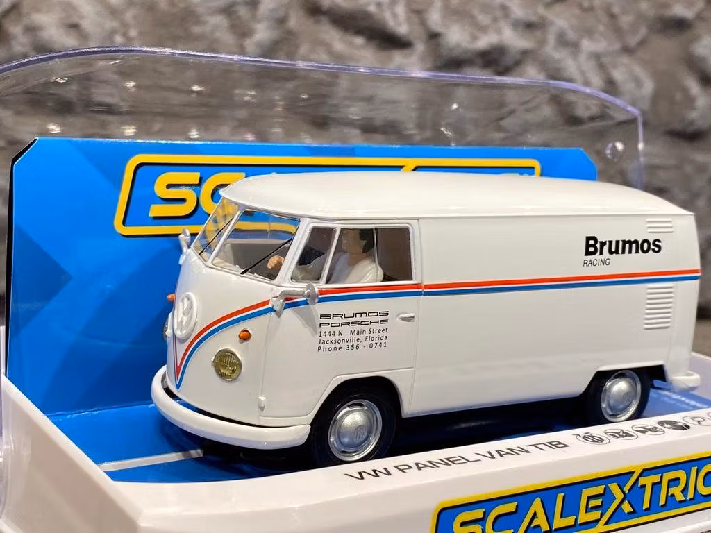 Skala 1/32 Analog Scalextric Slot car: Volkswagen Panel Van T1 b - Brumos Racing