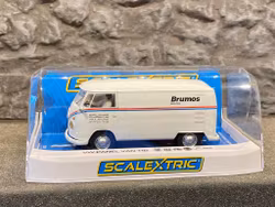 Skala 1/32 Analog Scalextric Slot car: Volkswagen Panel Van T1 b - Brumos Racing