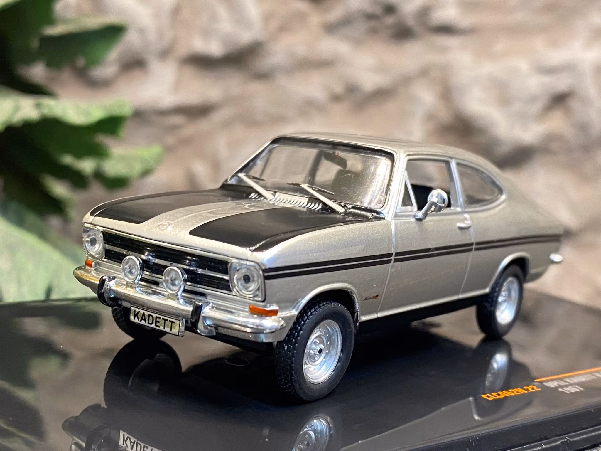 Skala 1/43 - Opel Kadett B Coupe Rallye 67' Silver fr IXO-models