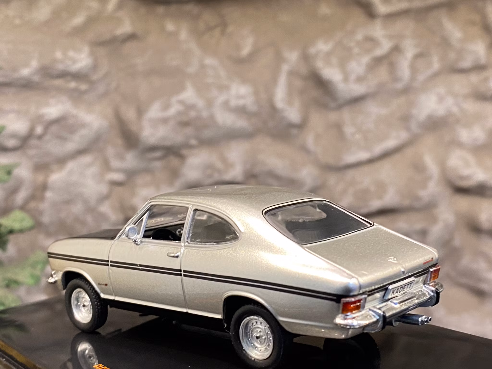 Skala 1/43 - Opel Kadett B Coupe Rallye 67' Silver fr IXO-models
