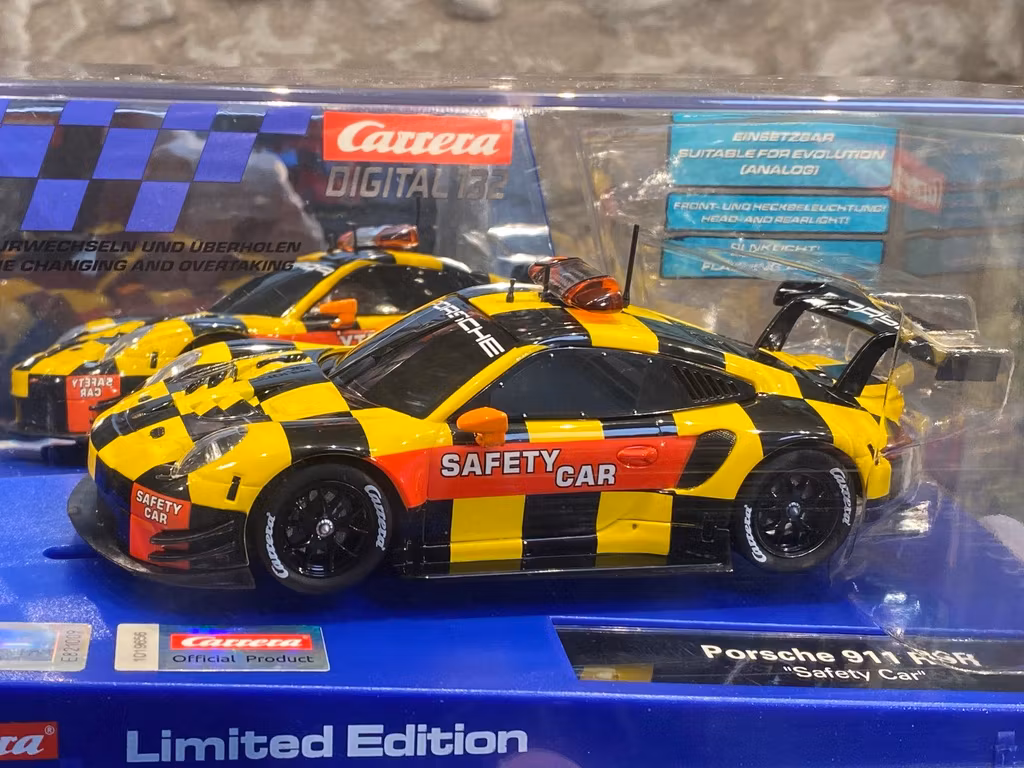 Skala 1/32 Digital/Analog slotcar fr Carrera: Porsche 911 RSR Safety Car