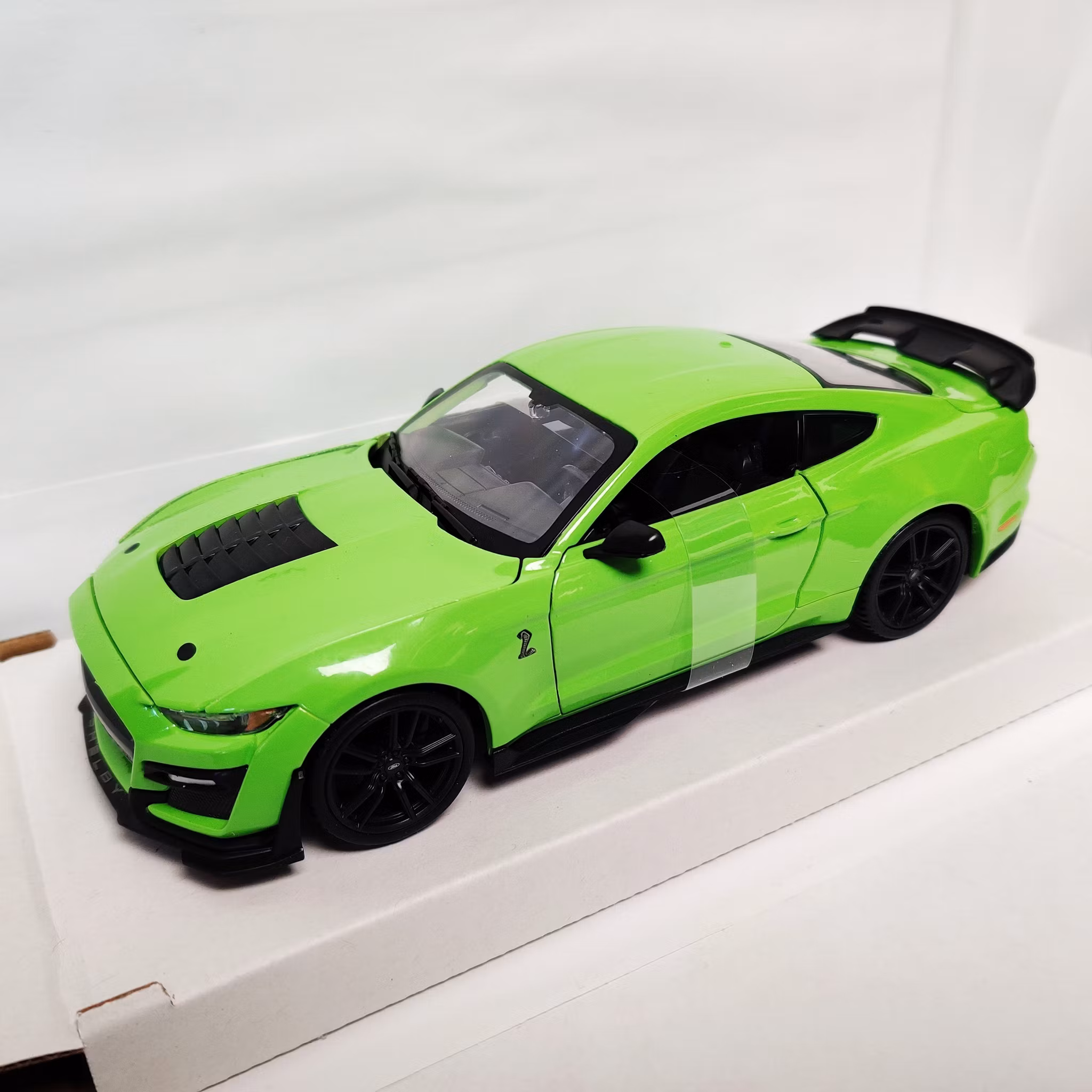 Skala 1/24 2020 Ford Mustang Shelby GT500 green fr Maisto Special Edition