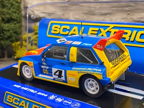 Skala 1/32 Analogue Slotcar fr Scalextric: MG Metro 6R4 #4 BRCC