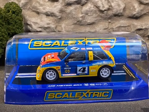 Skala 1/32 Analogue Slotcar fr Scalextric: MG Metro 6R4 #4 BRCC
