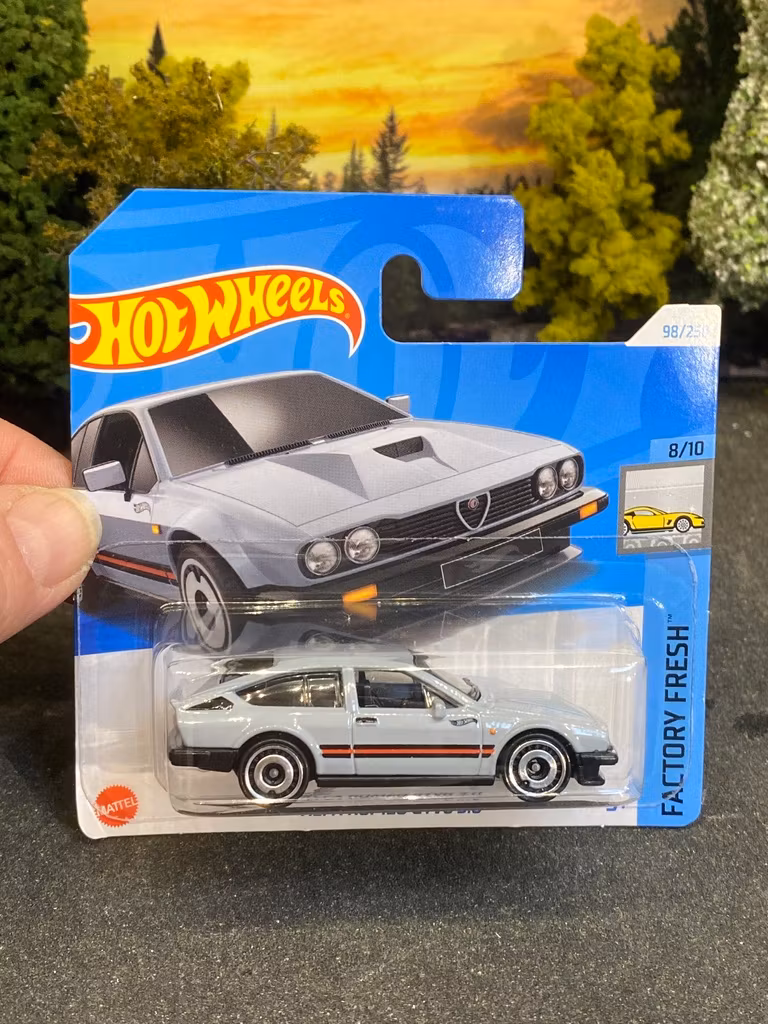 Skala 1/64 Hot Wheels: Alfa Romeo GTV6 3,0