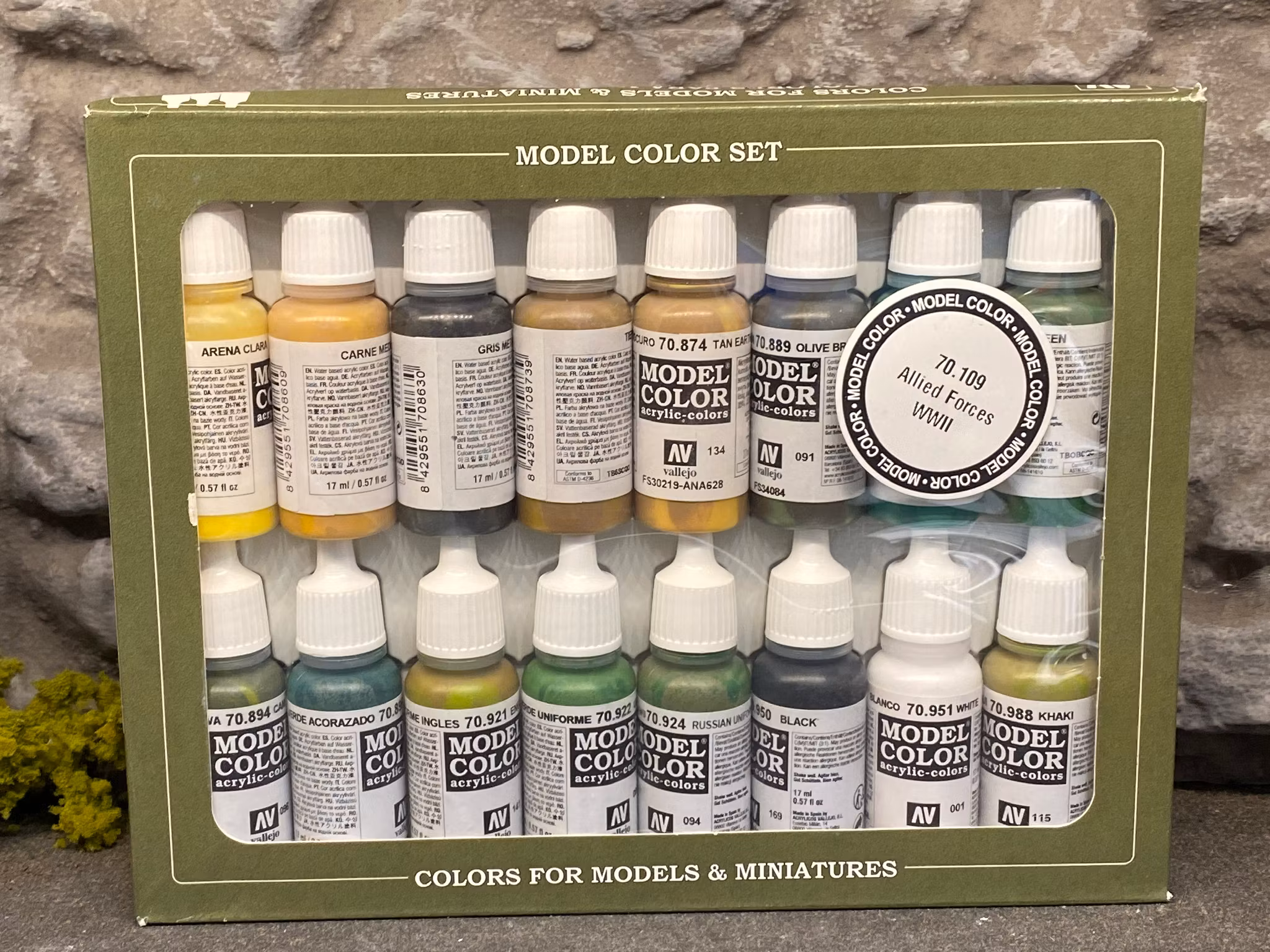 Vallejo Model Color Set: Folkstone Basics 16 flaskor á 17ml Art.nr 70101