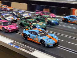 Skala 1/32 Analog slotcar fr Carrera: Porsche 911 RSR "Gulf Racing, Mike Wainwright, No.86", Silverstone 2018