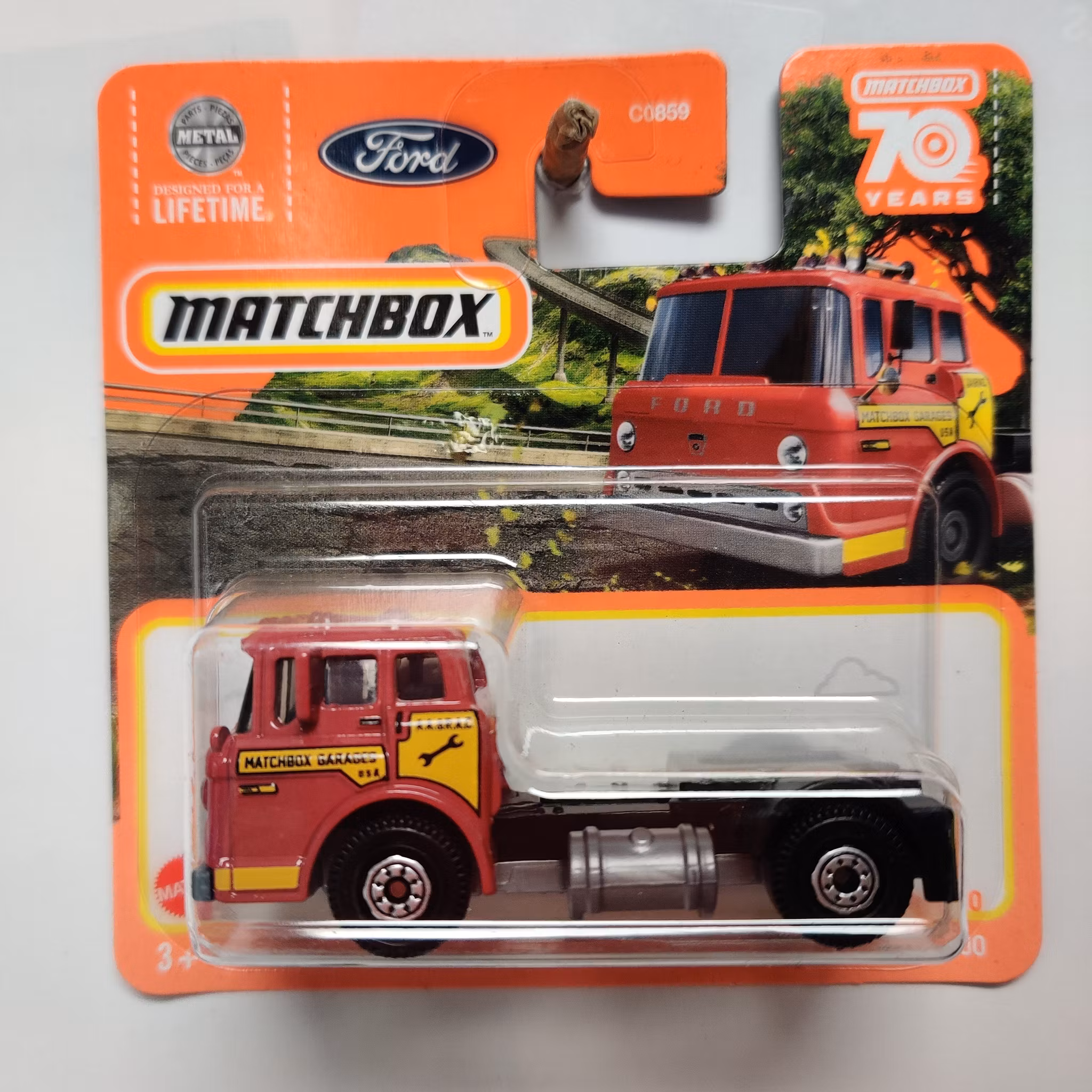 Skala 1/64 Matchbox "70-years" Ford C900 1965