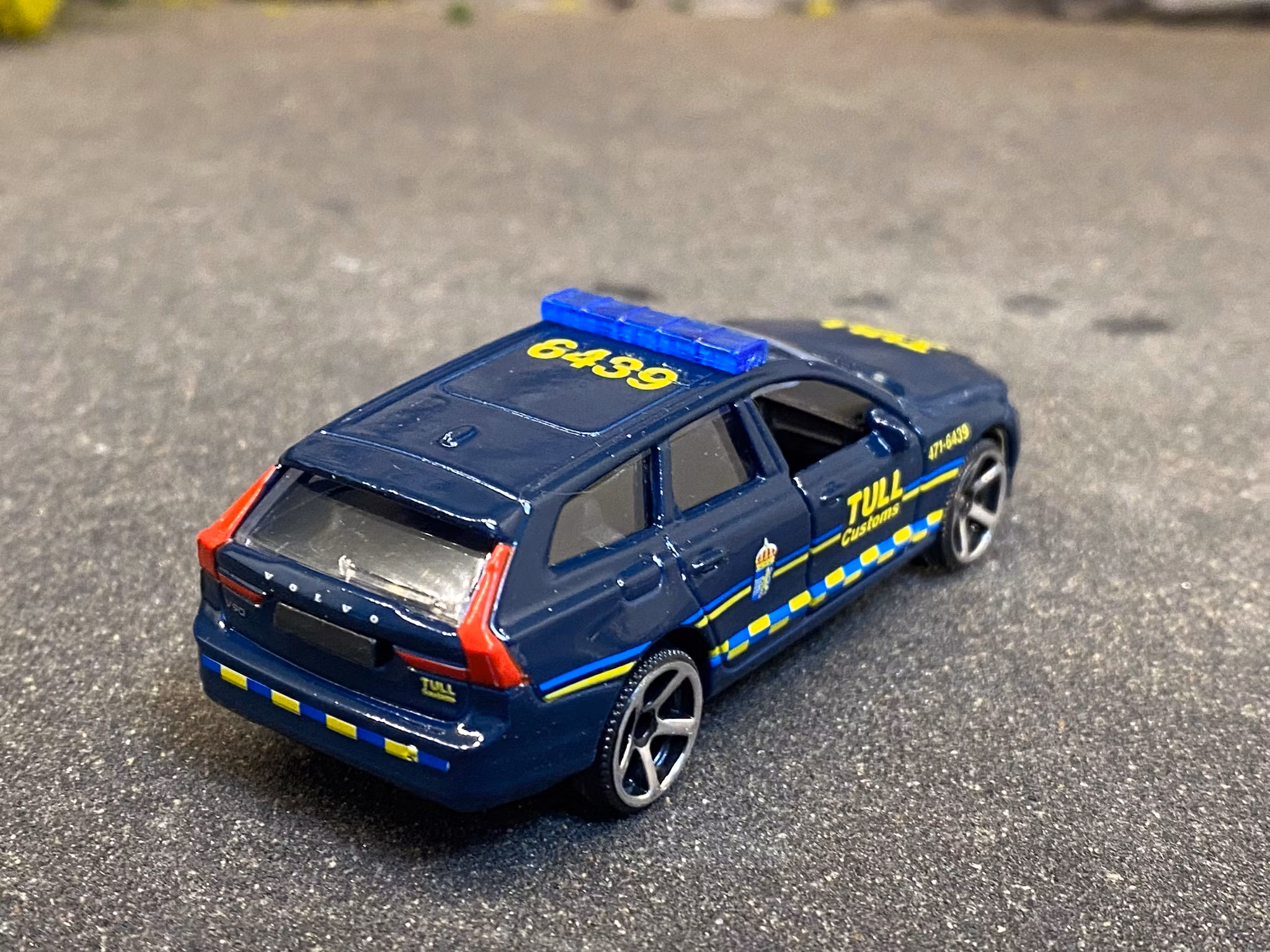 Skala 1/64 Volvo V90 Svenska Tullverket (Swedish Customs) fr Majorette