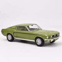 Skala 1/12 Ford Mustang Fastback GT 1968 Light Green Metallic fr Norev (122704)