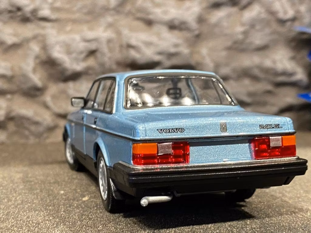 Skala 1/24 Volvo 240 GL, Blue, fr Nex models / Welly