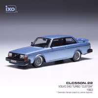Skala 1/43 Volvo 240 Turbo Custom, Light blue met. 1983 fr IXO Models
