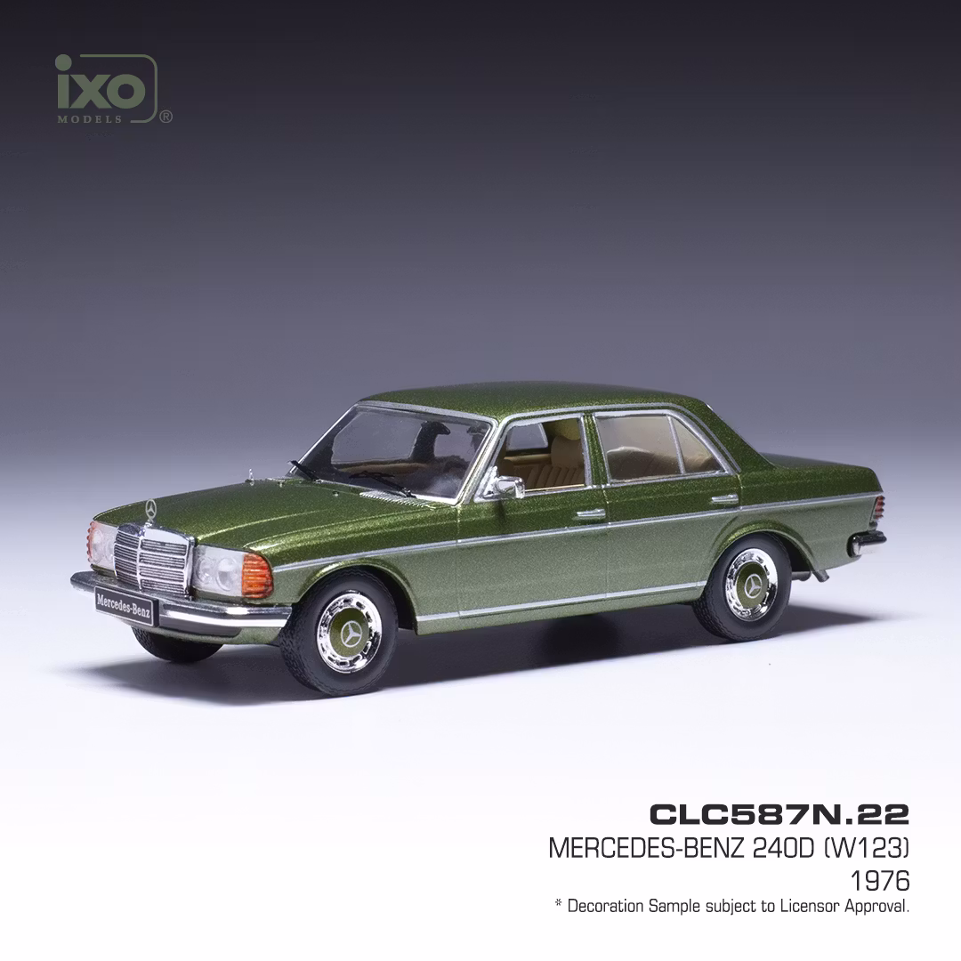 Liten skada på Låda, Skala 1/43 Mercedes-Benz 240D (W123) Green fr IXO Models