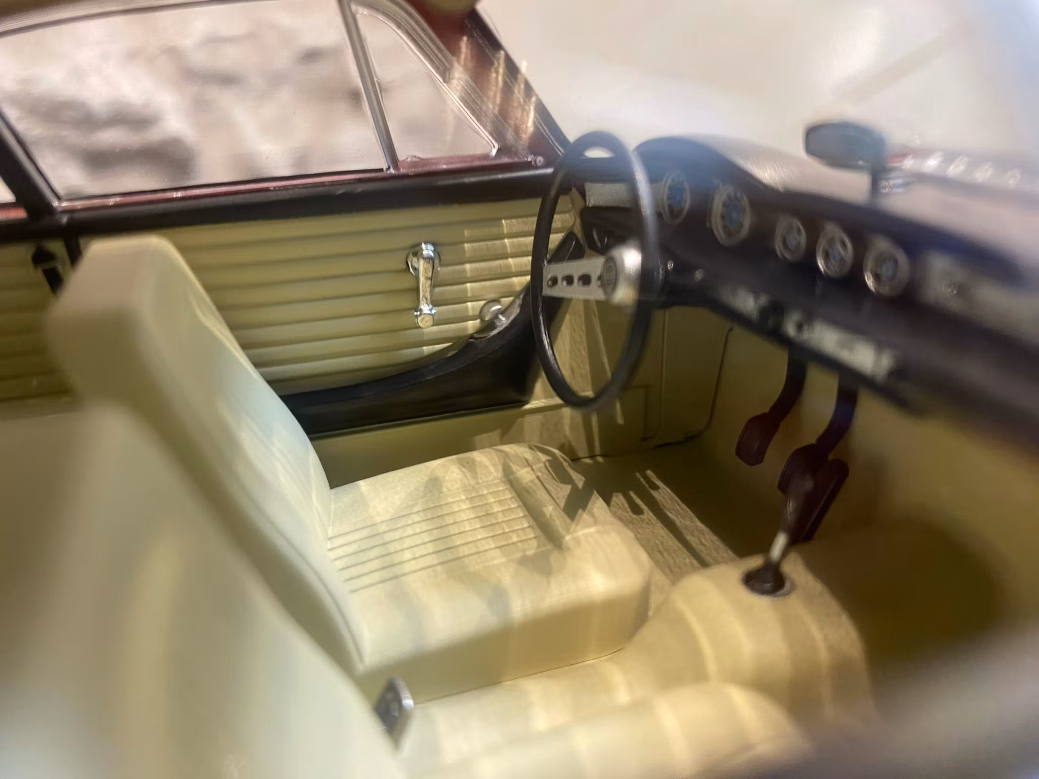 Skala 1/18 Volvo P1800 1961, Red fr Norev