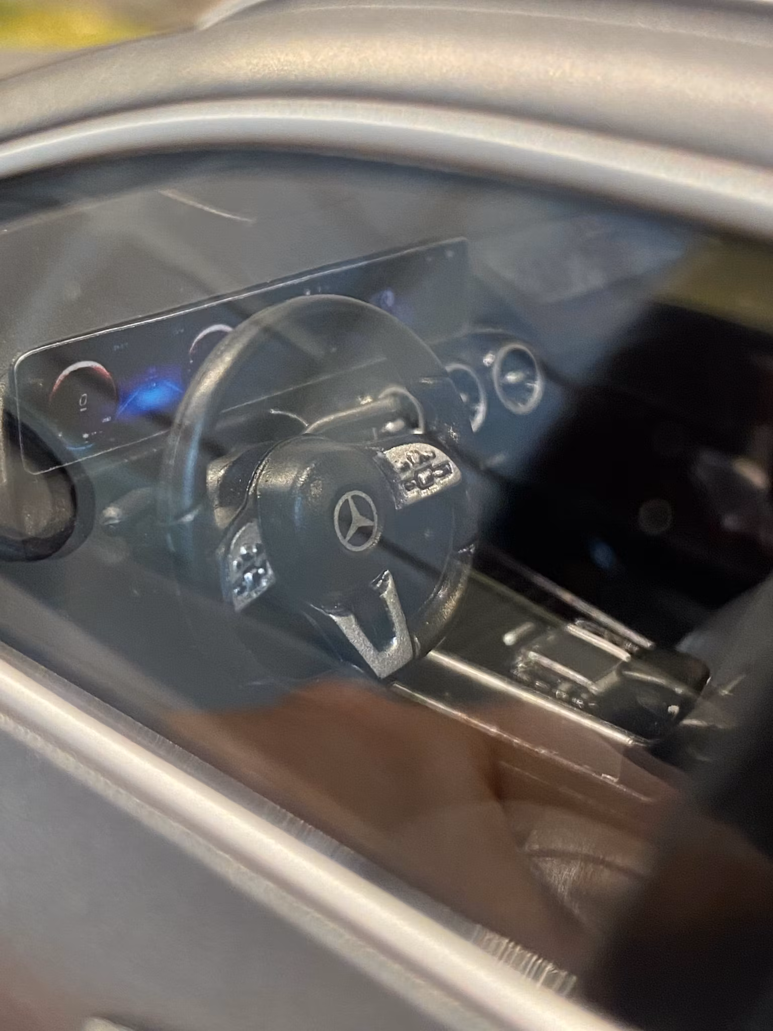 Skala 1/18 Mercedes-Benz EQA (H243) Matte Grey metallic fr NZG