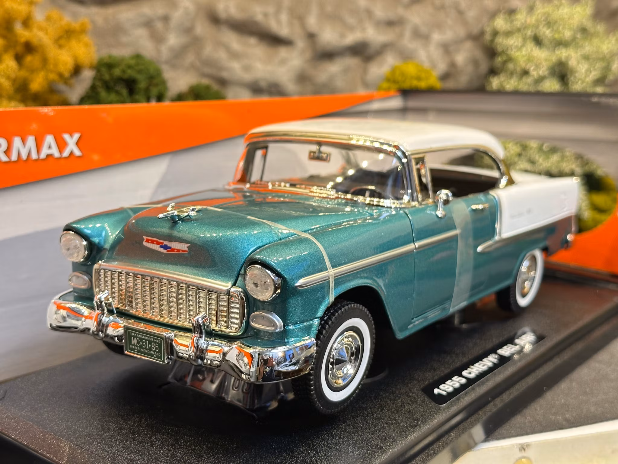 Skala 1/18 1955 Chevy Bel Air fr MotorMax - Lätt krockad förpackning