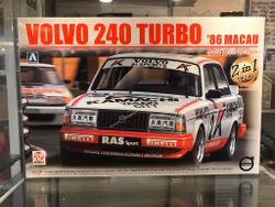 Supersuccén! Skala 1/24 Byggmodell VOLVO 240 TURBO '86 Macau fr BEEMAX