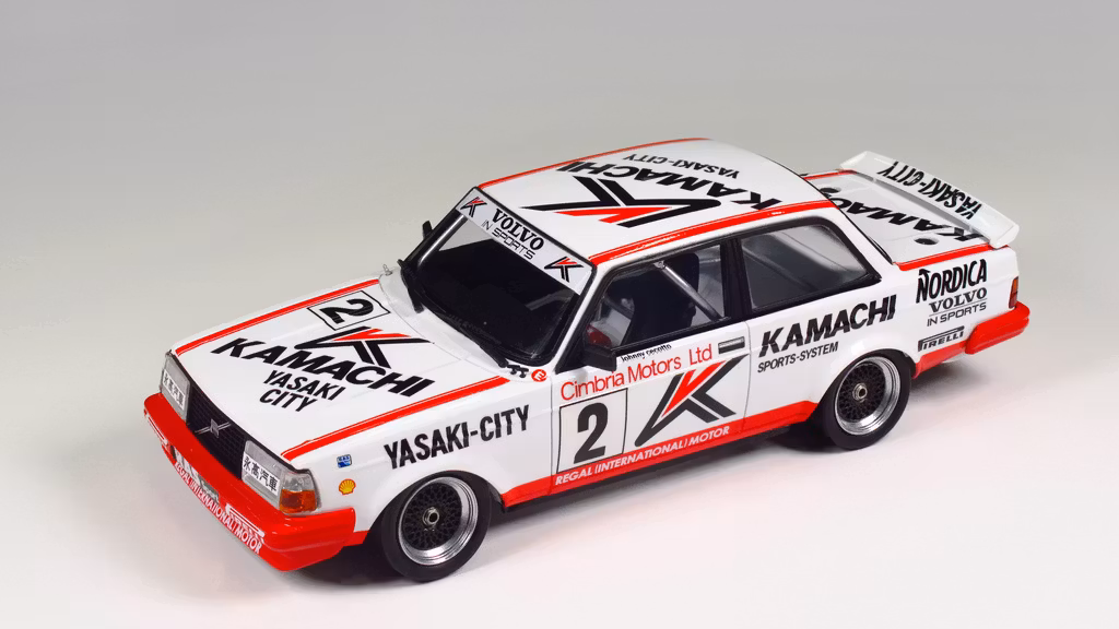 Supersuccén! Skala 1/24 Byggmodell VOLVO 240 TURBO '86 Macau fr BEEMAX