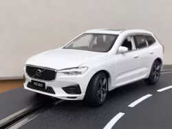 Skala 1/32 Volvo XC60, Vit, Vit kartong, från Tayumo