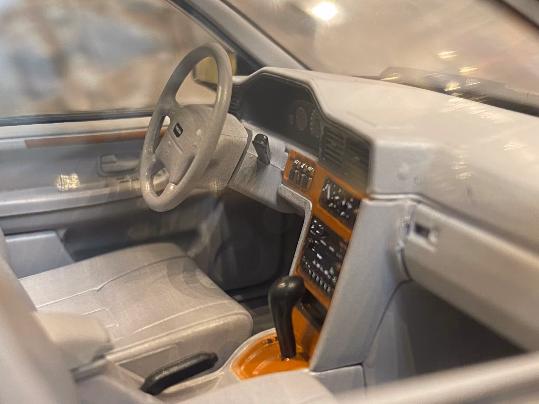 Skala 1/18 Volvo 960, Nautic Blue pearl fr Triple9 Collection