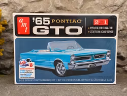 Skala 1/25 Plastic kit: Pontiac GTO 65' fr AMT