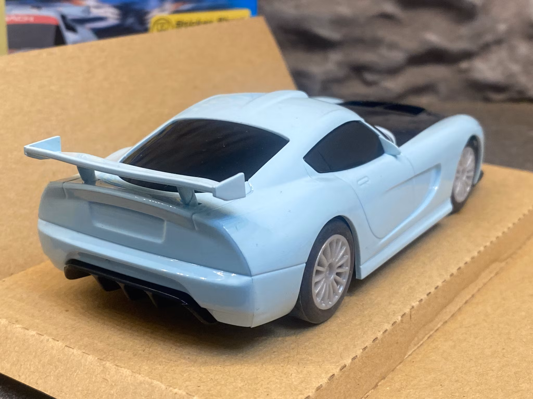 Skala 1/32 Analog Slotcar - GT Lightning, Light blue w stickers