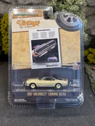 Skala 1/64 Greenlight "Vintage AD Cars" 1967 Chevrolet Camaro SS/RS
