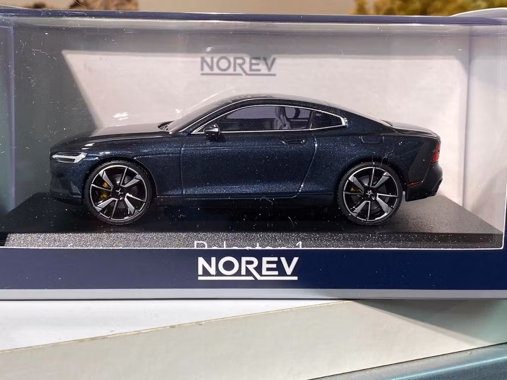 Skala 1/43: POLESTAR 1, Midnatts Blå 2020, från NOREV