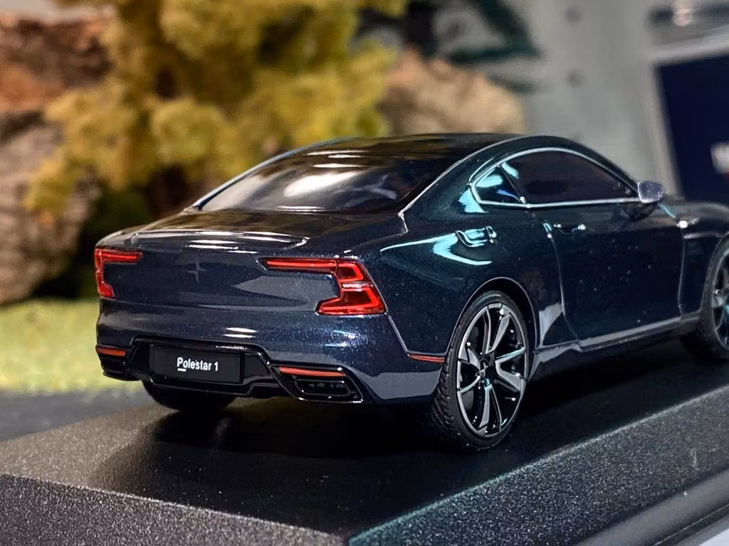 Skala 1/43: POLESTAR 1, Midnatts Blå 2020, från NOREV