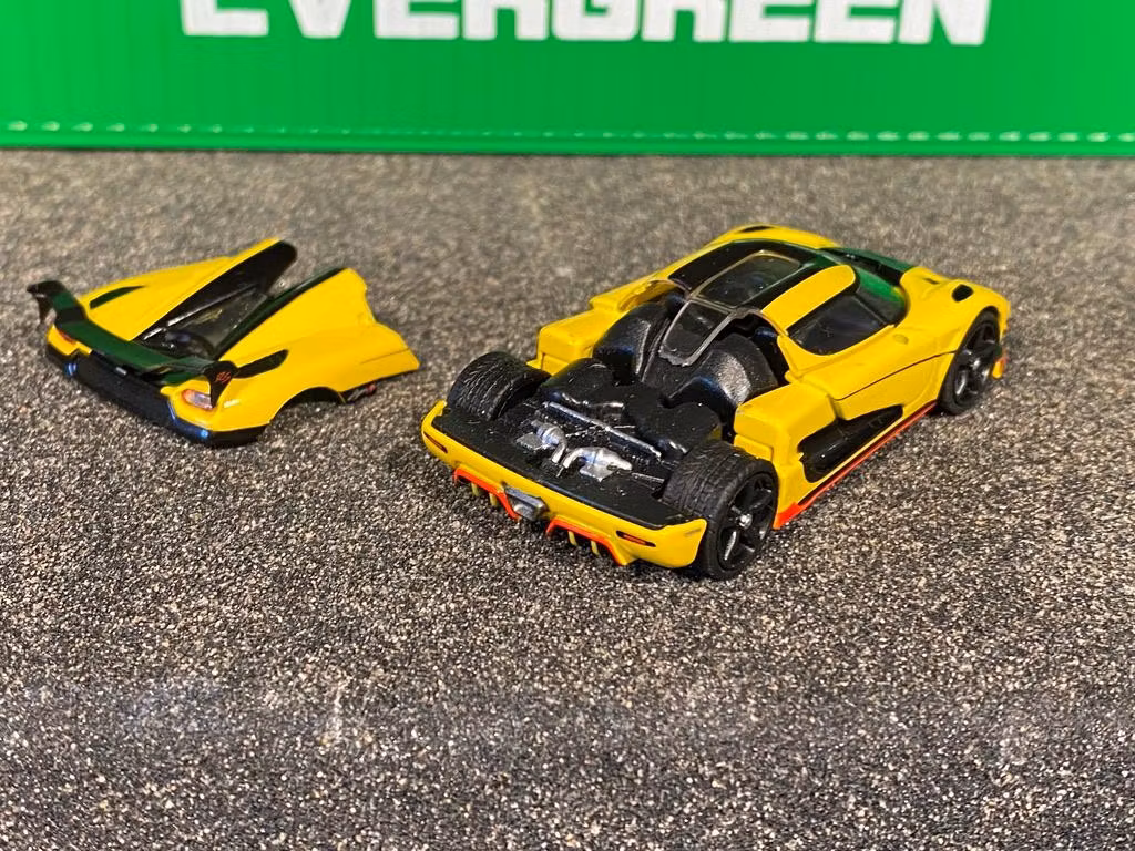 Skala 1/64 Exklusiv KOENIGSEGG AGERA RS, Gul/svart från TARMAC works