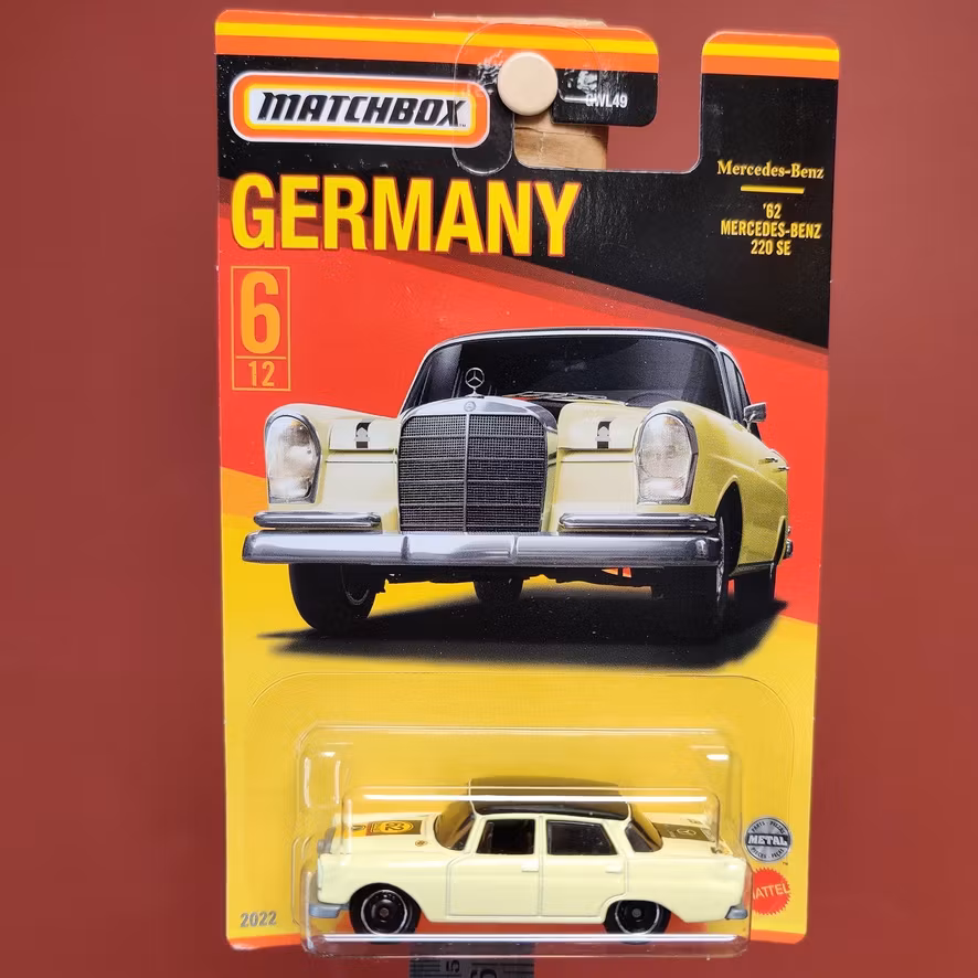 Skala 1/64 MATCHBOX - Germany - MERCEDES-BENZ 220 SE #62