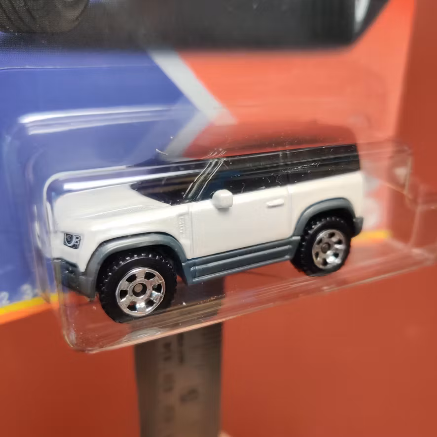 Skala 1/64 MATCHBOX - UK - LAND ROVER DEFENDER 90 (2020)