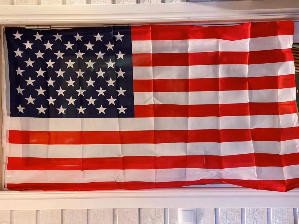 Amerikansk flagga i Polyester 3 x 5 fot (ca 91 cm x 150 cm) USA