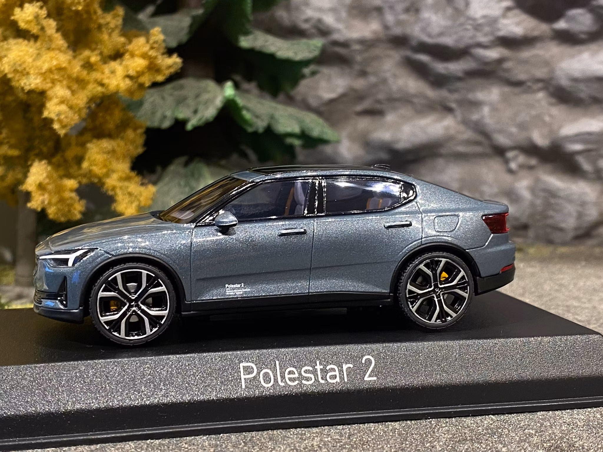 Skala 1/43: POLESTAR 2, Thunder 2021, från NOREV