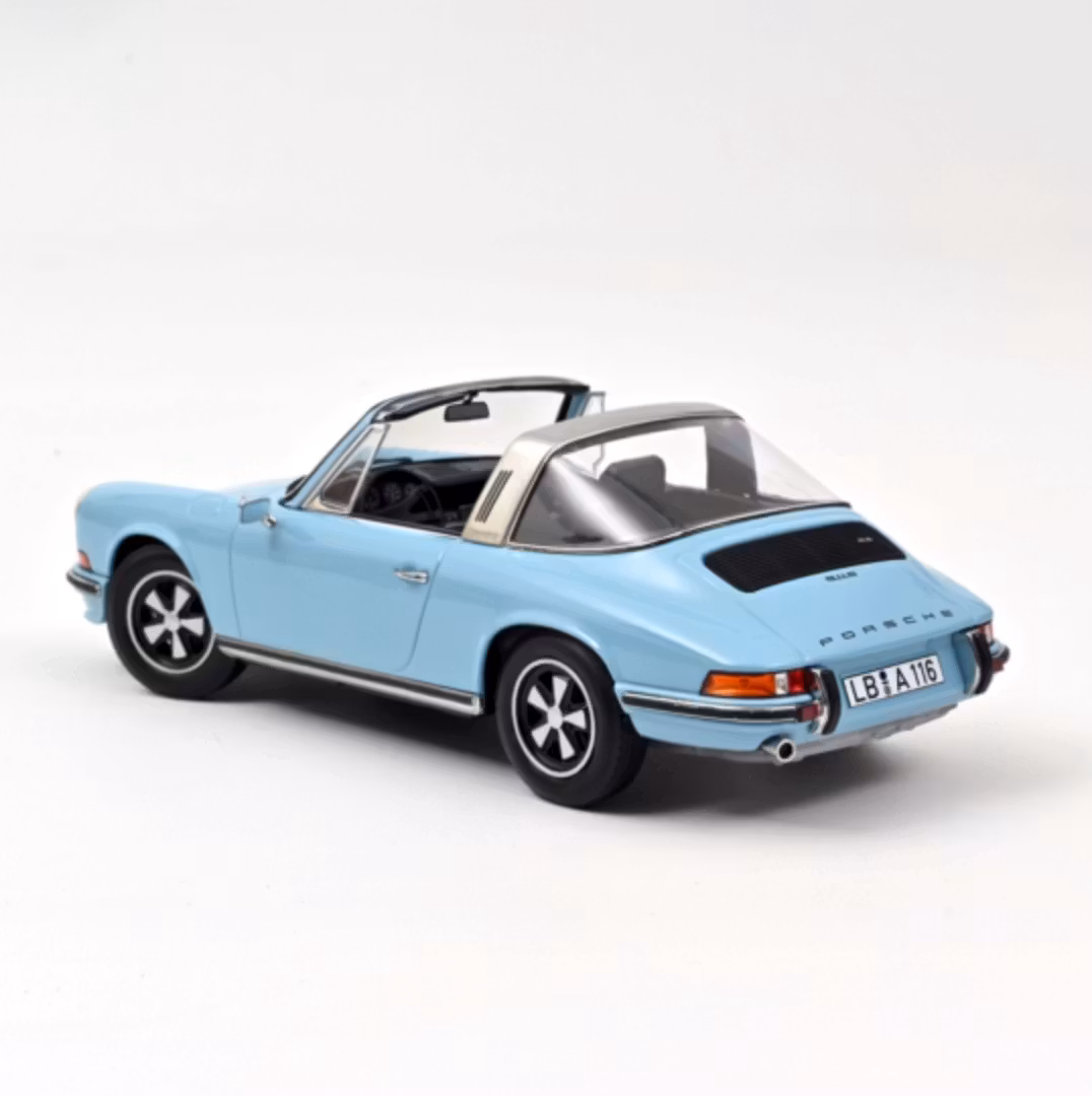 Skala 1/18 PORSCHE 911 S TARGA 1973 - Ljusblå från NOREV