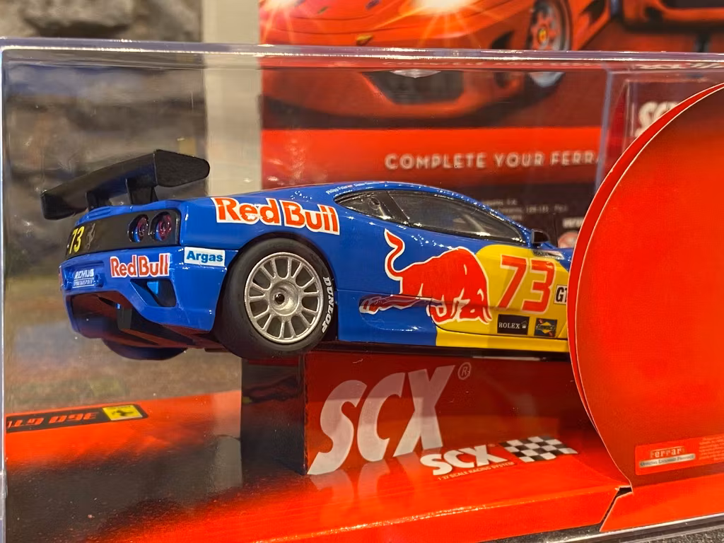Skala 1/32 Analoga SCX Bilar till Bilbana: Ferrari Team 2-pack