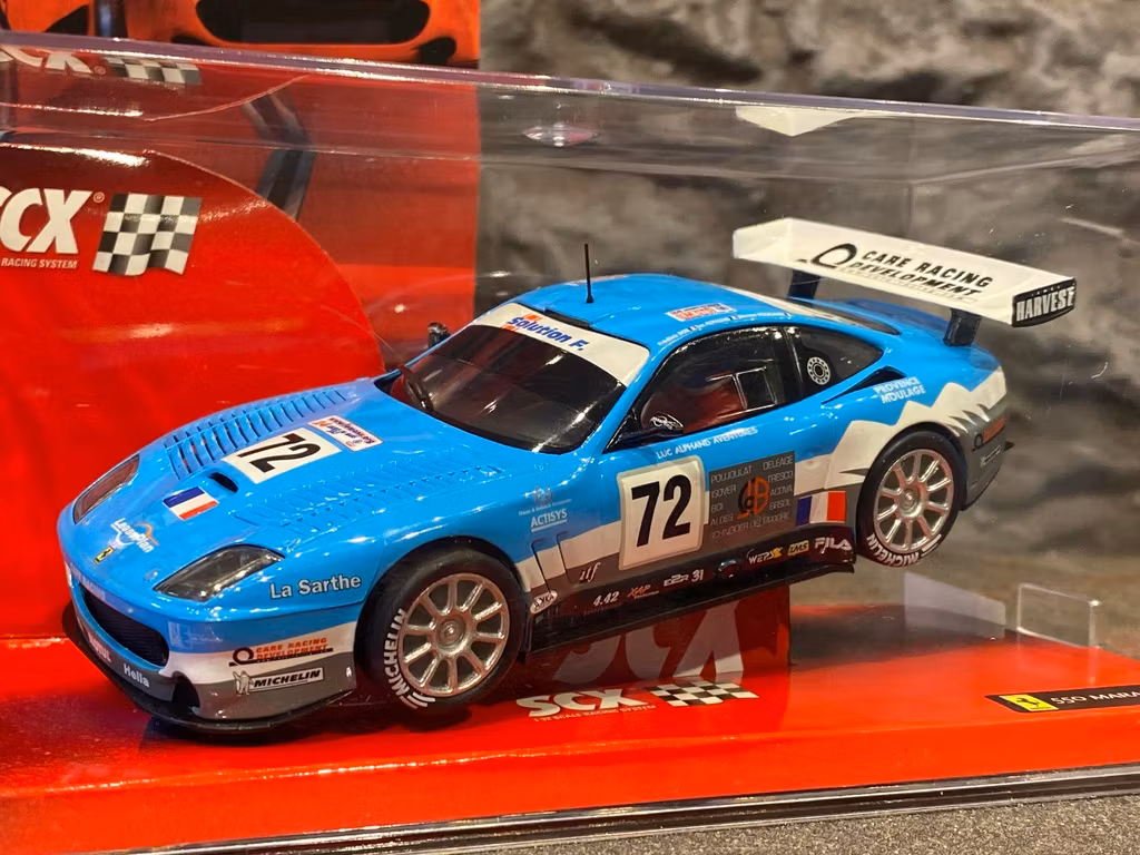 Skala 1/32 Analoga SCX Bilar till Bilbana: Ferrari Team 2-pack