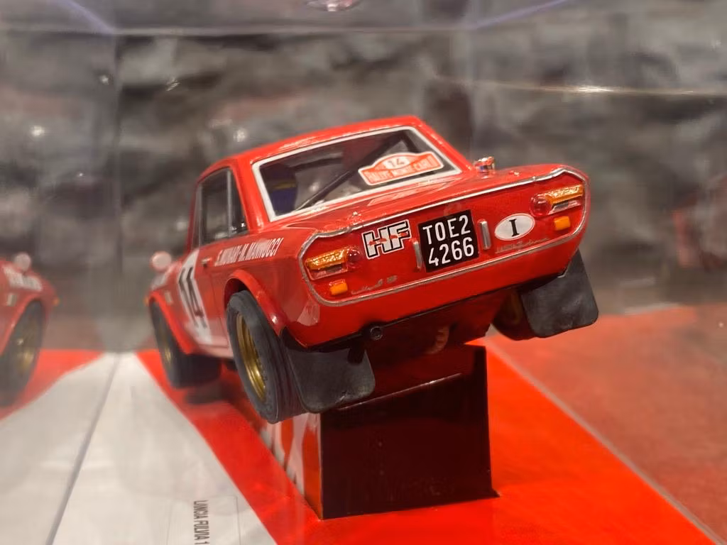 Skala 1/32 Analog SCX Bil till Bilbana: Lancia Fulvia 1,6 HF