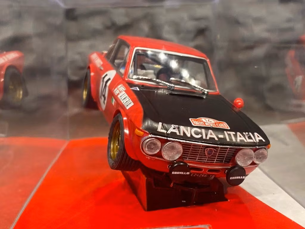 Skala 1/32 Analog SCX Bil till Bilbana: Lancia Fulvia 1,6 HF