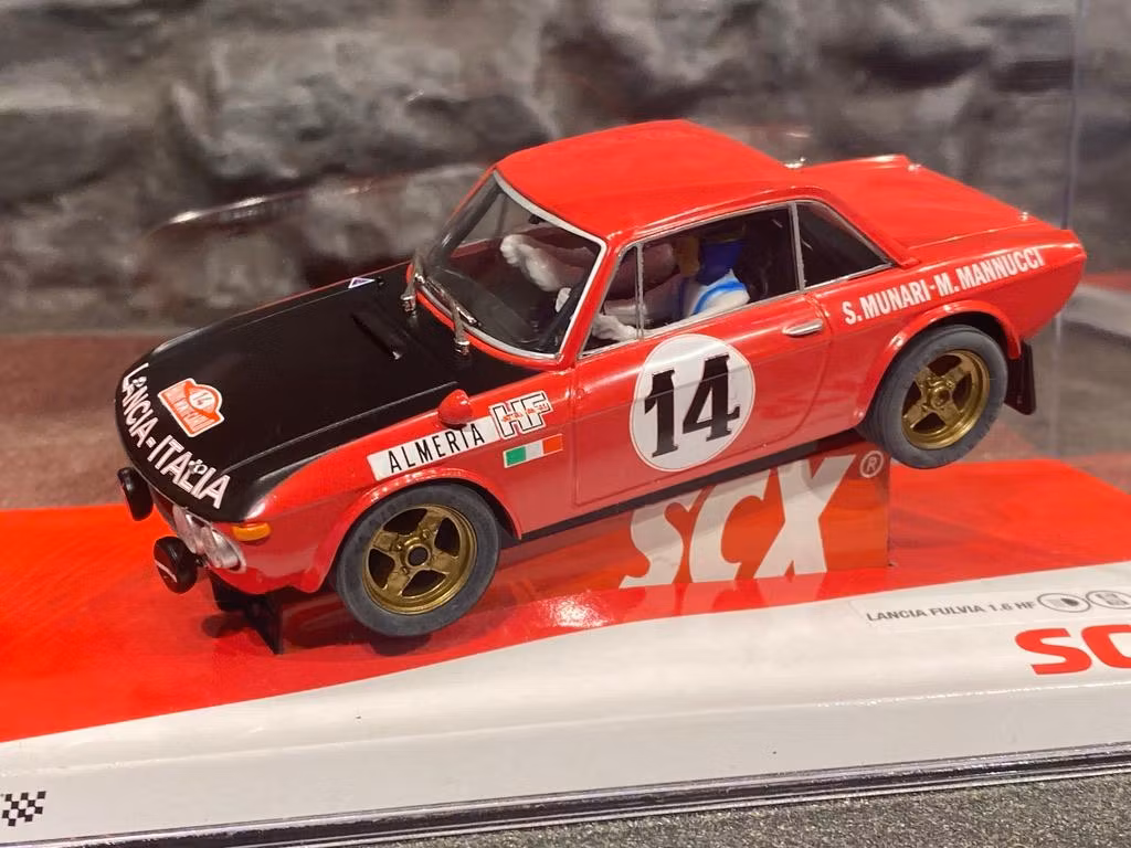 Skala 1/32 Analog SCX Bil till Bilbana: Lancia Fulvia 1,6 HF
