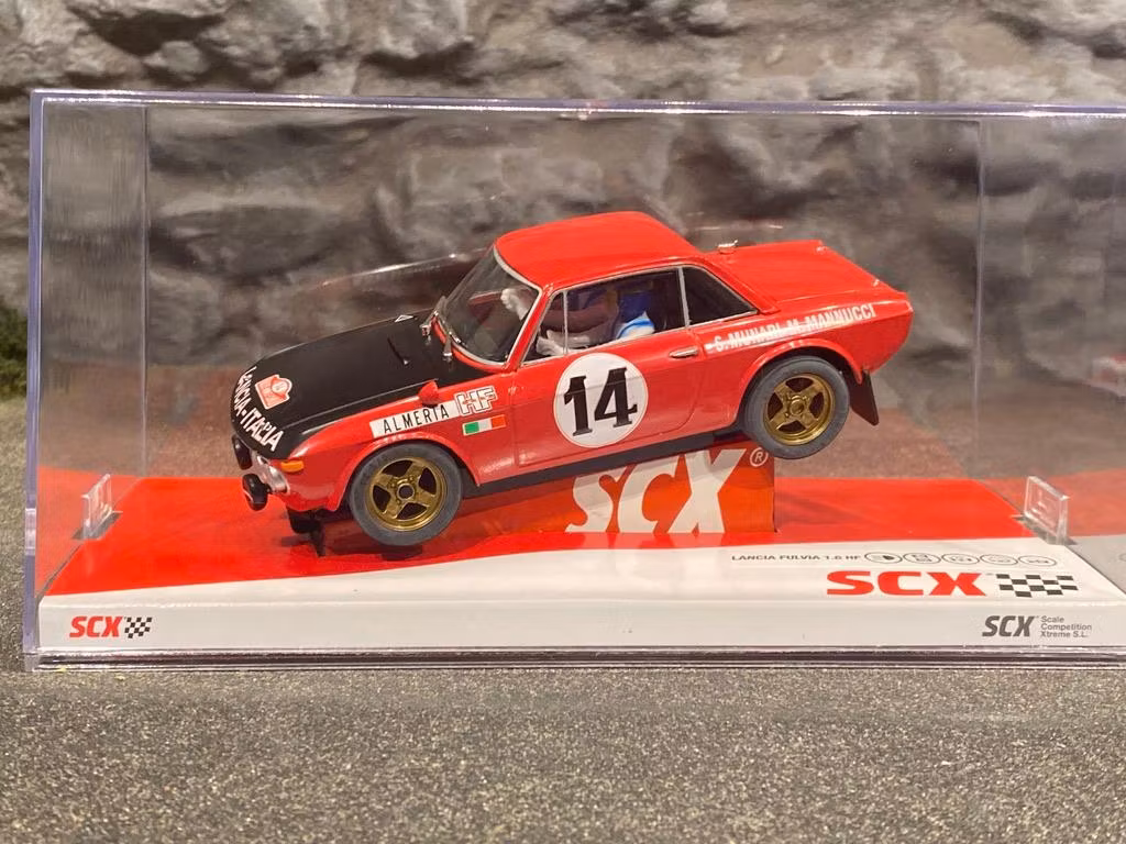Skala 1/32 Analog SCX Bil till Bilbana: Lancia Fulvia 1,6 HF